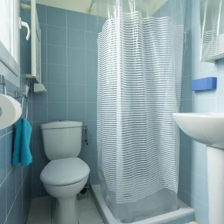 Apartman Port 3 - Spacious And Central W Ac On The Port